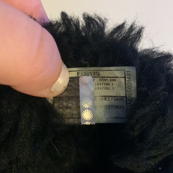 Bailey Button Ugg Short Ankle Boot - Picture 9 of 9